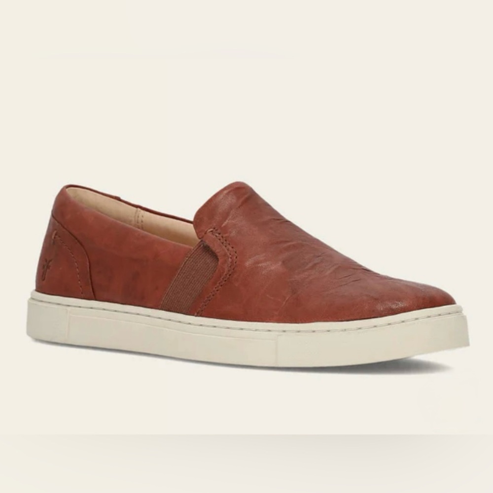 FRYE Dylan Slip-On Shoes w/ Pre-Distressed Sole, in Cognac Leather - Size: 9.5